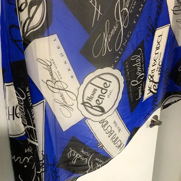 Henri Bendel Logo Scarf - Picture 2 of 3